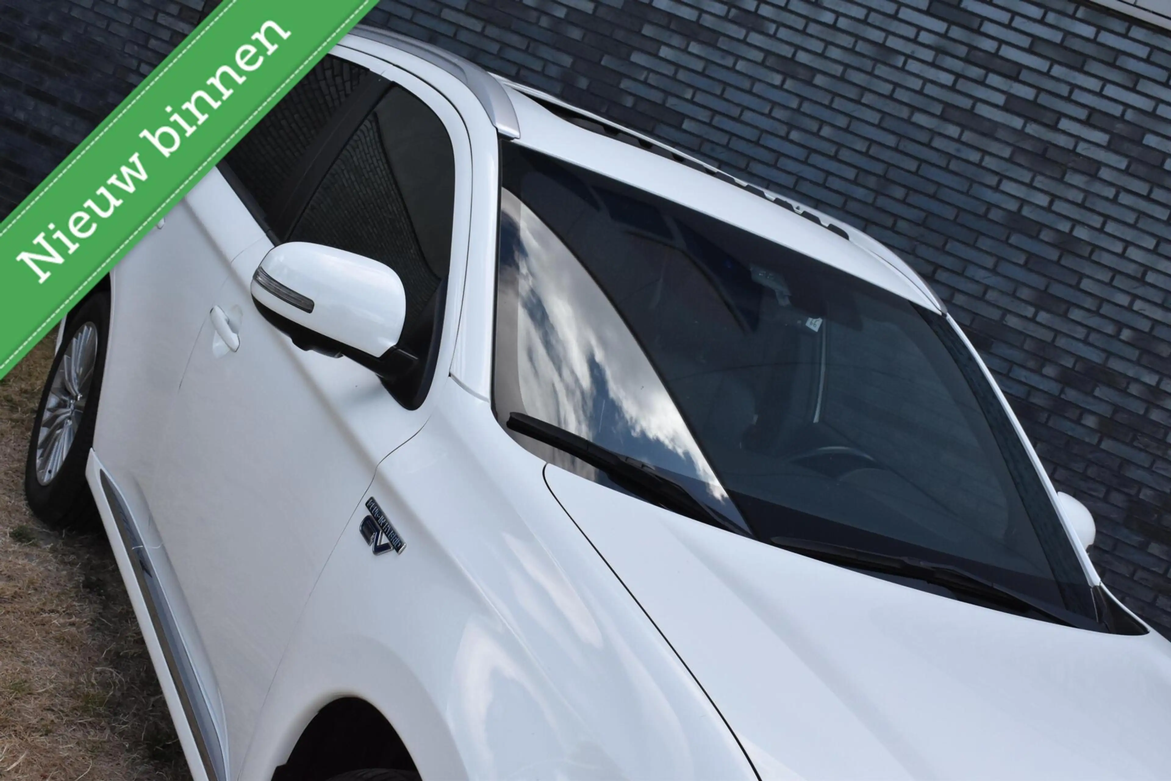 Mitsubishi Outlander 2.4 PHEV Diamand Edition LEDER VOL! 360º/PANORAMAD — photo 46