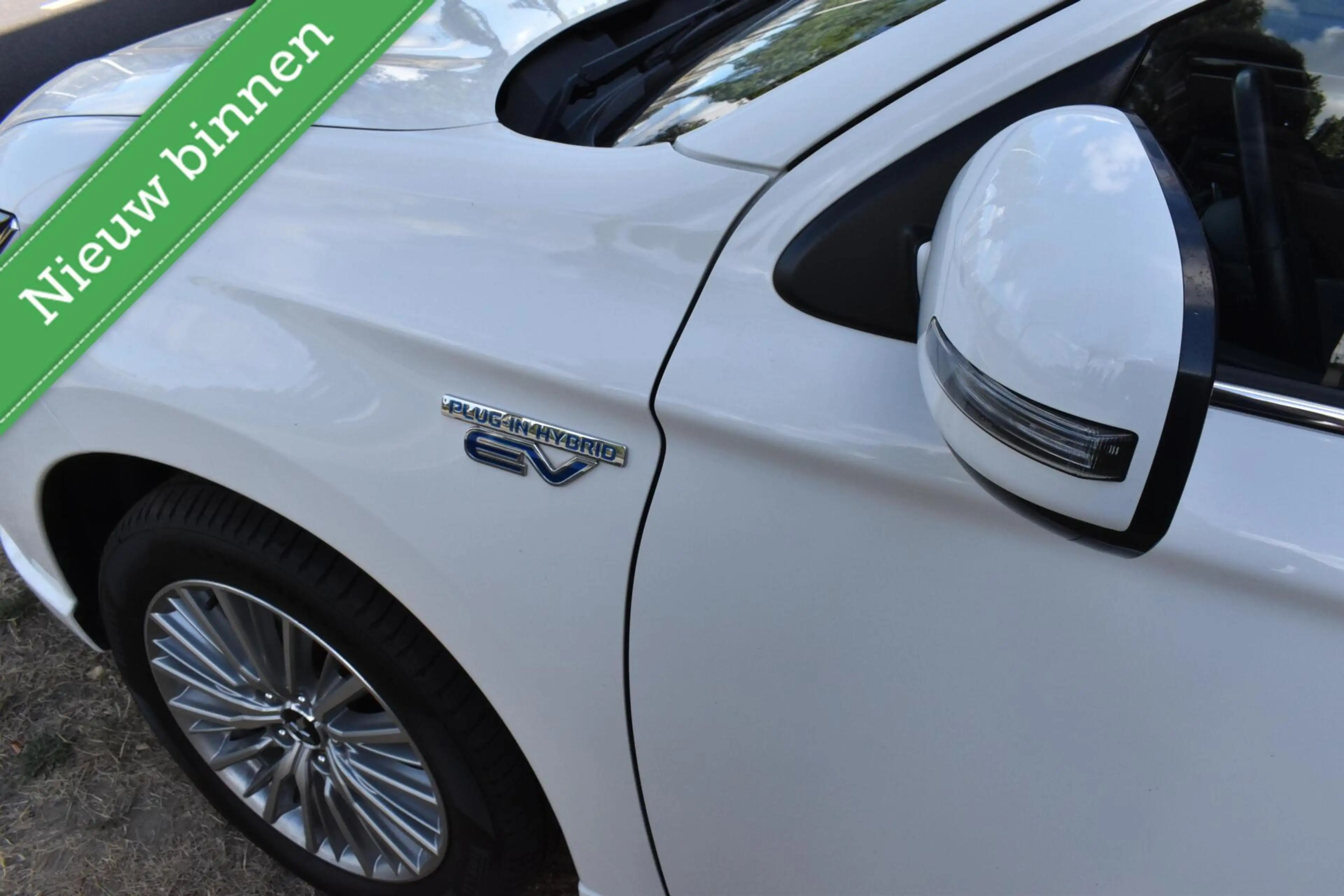 Mitsubishi Outlander 2.4 PHEV Diamand Edition LEDER VOL! 360º/PANORAMAD — photo 35