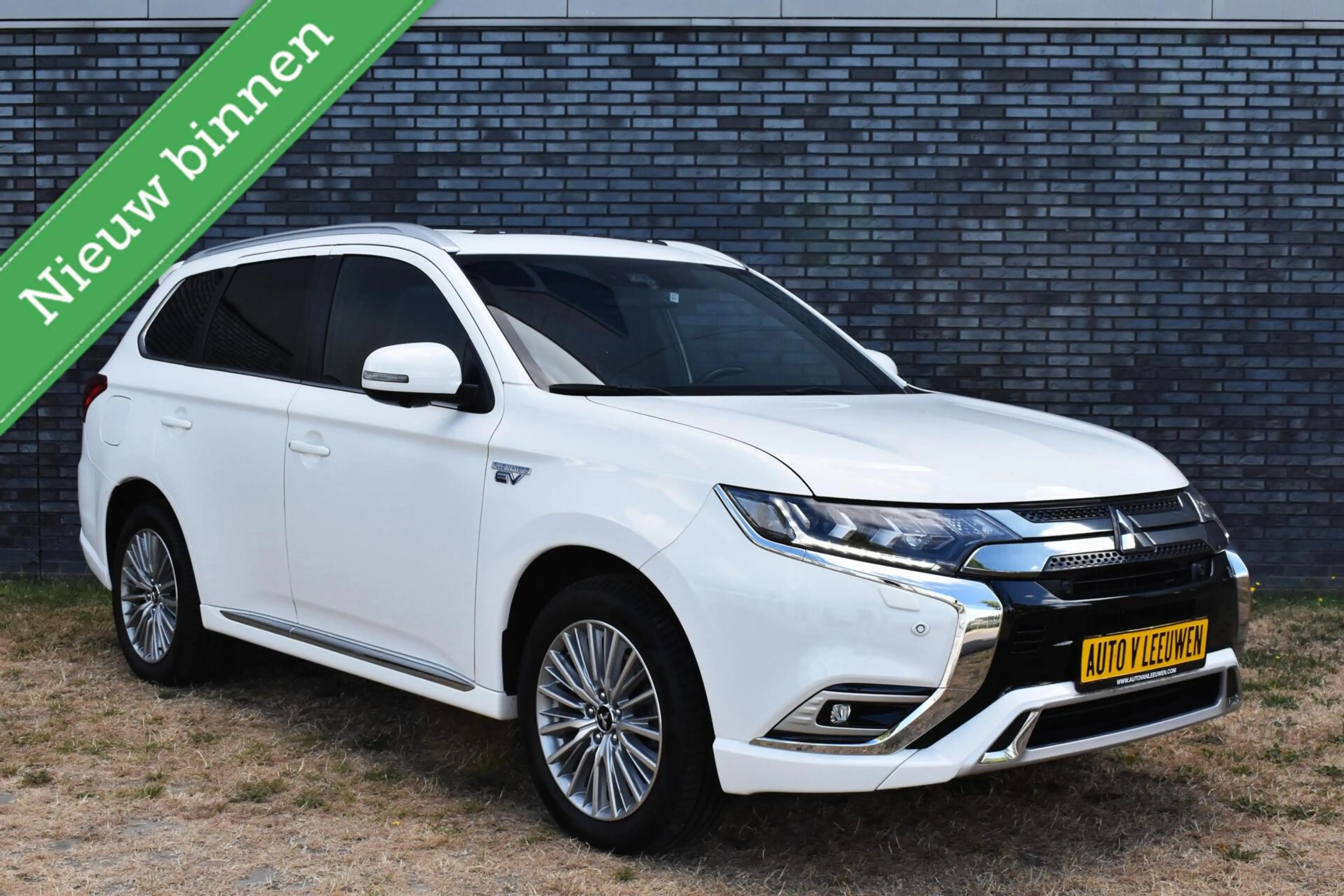 Mitsubishi Outlander 2.4 PHEV Diamand Edition LEDER VOL! 360º/PANORAMAD — photo 47