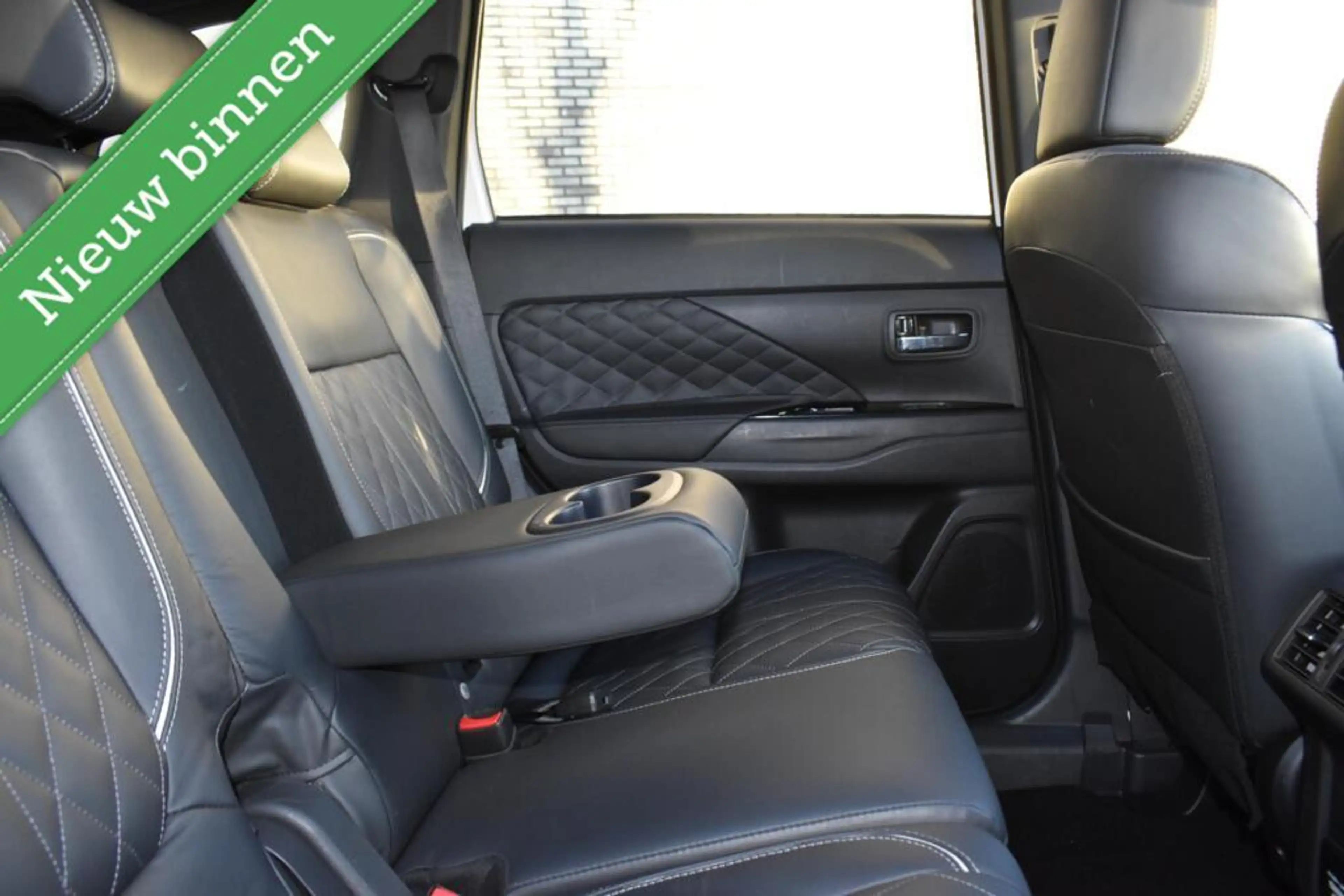 Mitsubishi Outlander 2.4 PHEV Diamand Edition LEDER VOL! 360º/PANORAMAD — photo 23