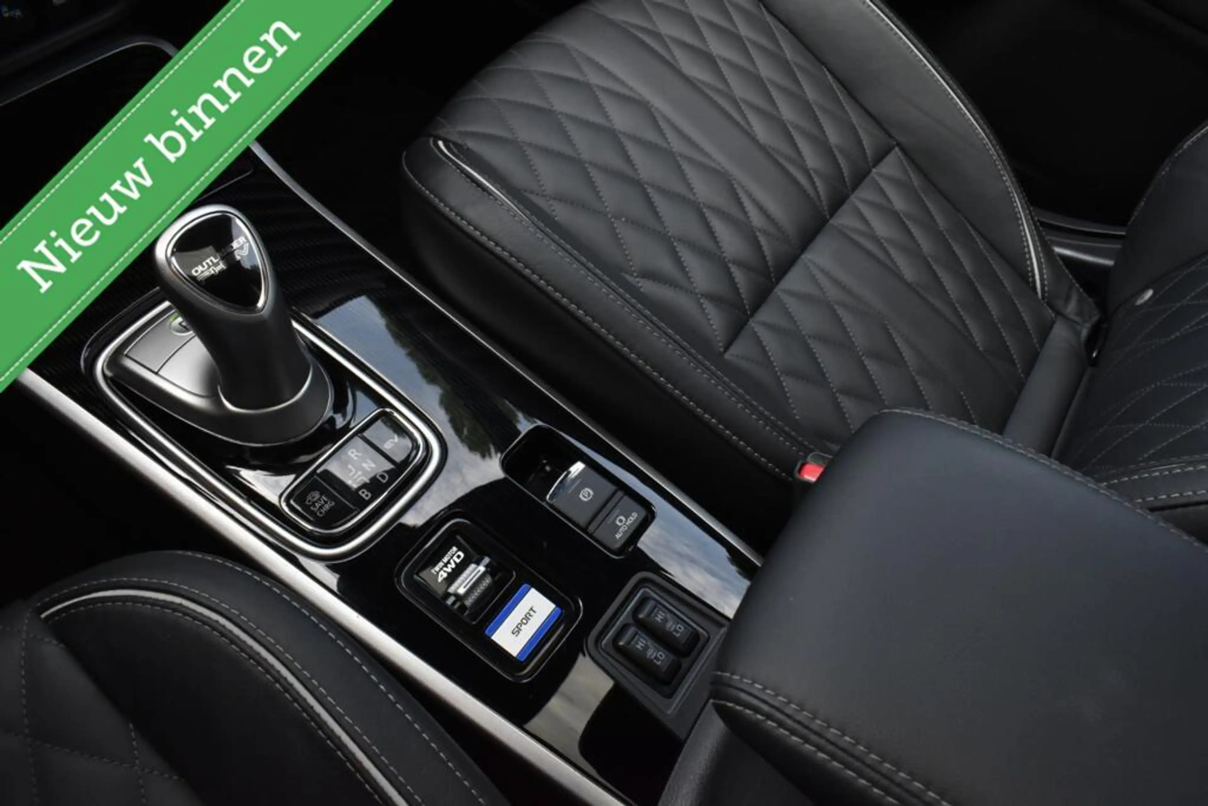 Mitsubishi Outlander 2.4 PHEV Diamand Edition LEDER VOL! 360º/PANORAMAD — photo 8