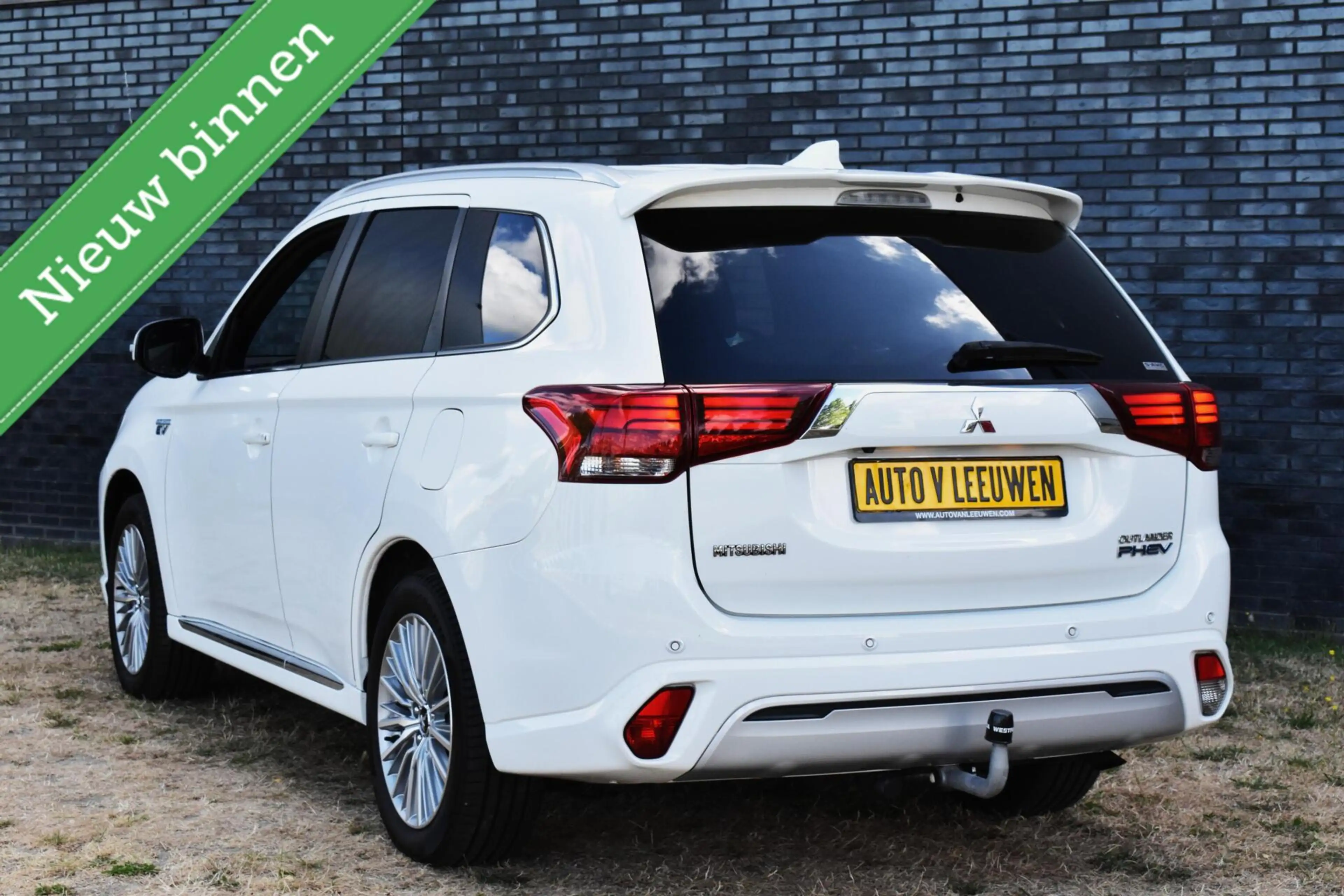 Mitsubishi Outlander 2.4 PHEV Diamand Edition LEDER VOL! 360º/PANORAMAD — photo 4
