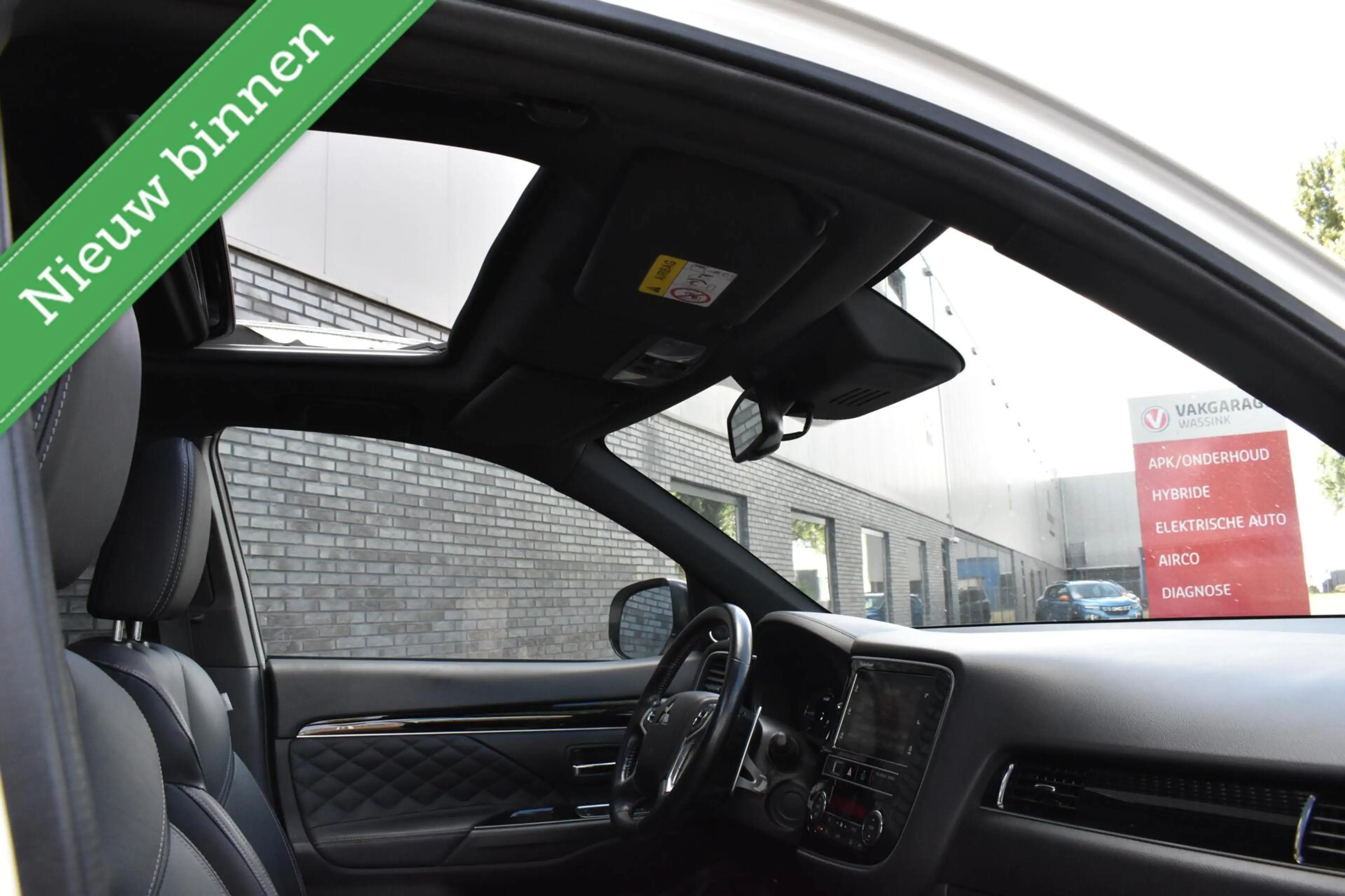 Mitsubishi Outlander 2.4 PHEV Diamand Edition LEDER VOL! 360º/PANORAMAD — photo 42