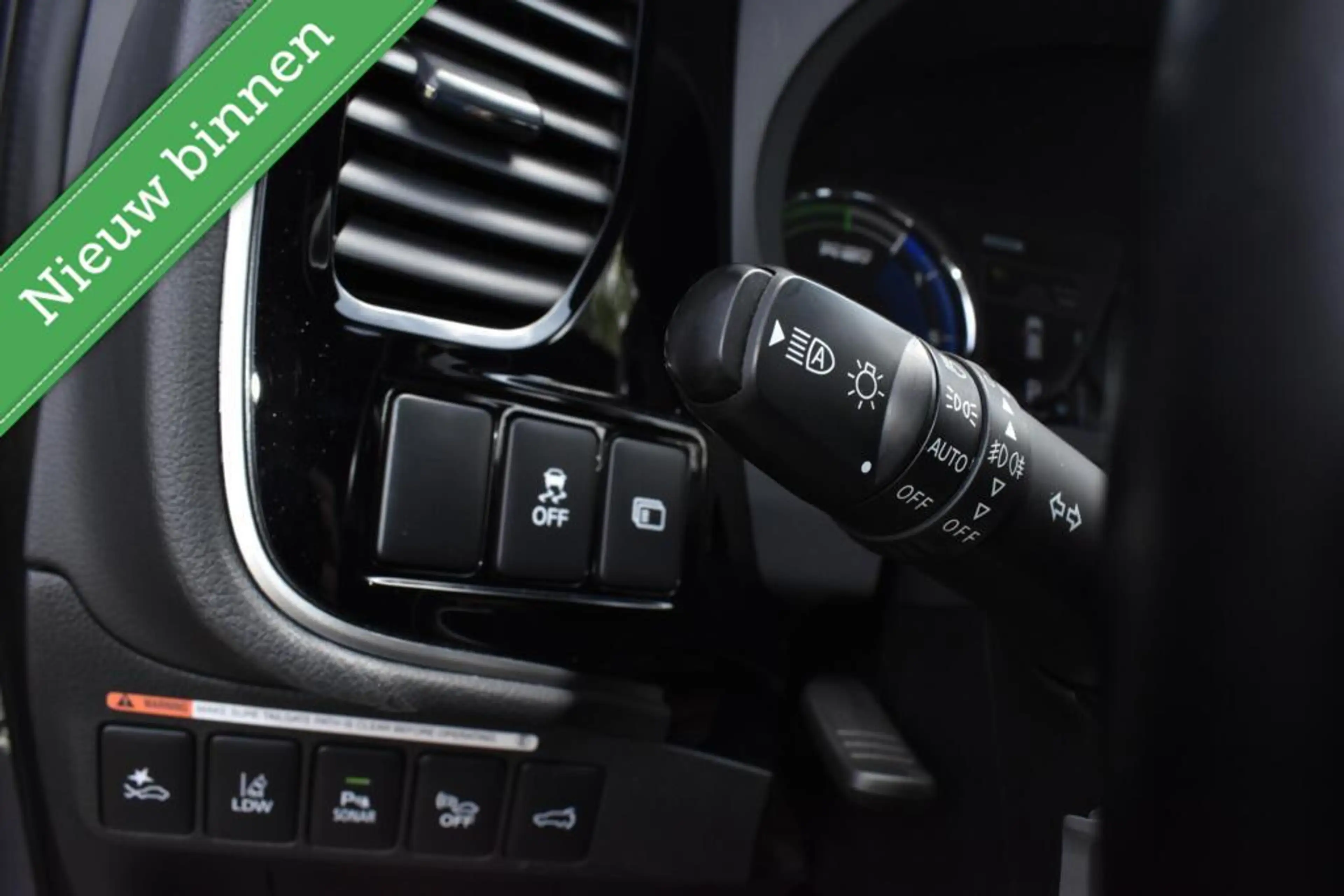 Mitsubishi Outlander 2.4 PHEV Diamand Edition LEDER VOL! 360º/PANORAMAD — photo 45