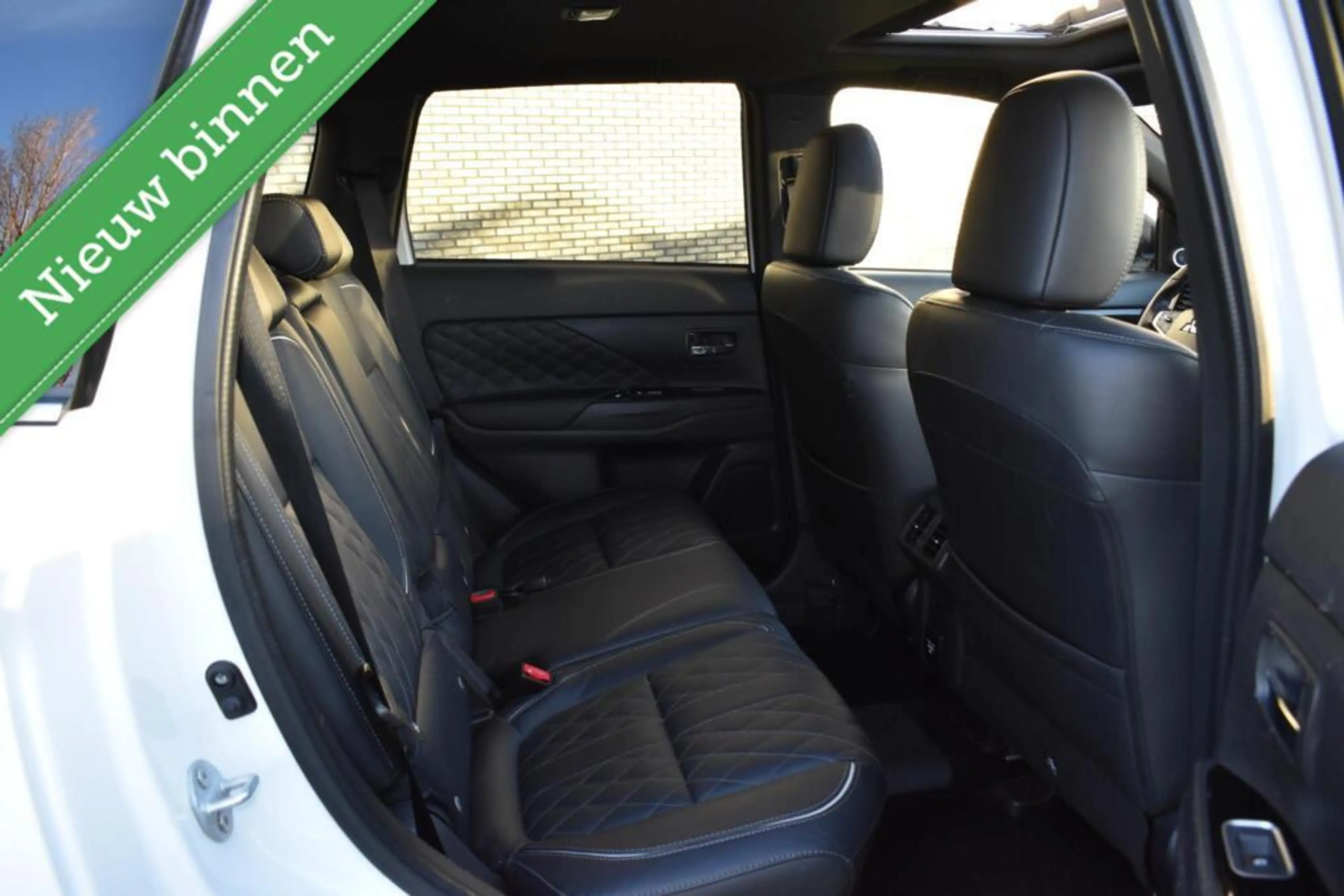 Mitsubishi Outlander 2.4 PHEV Diamand Edition LEDER VOL! 360º/PANORAMAD — photo 22