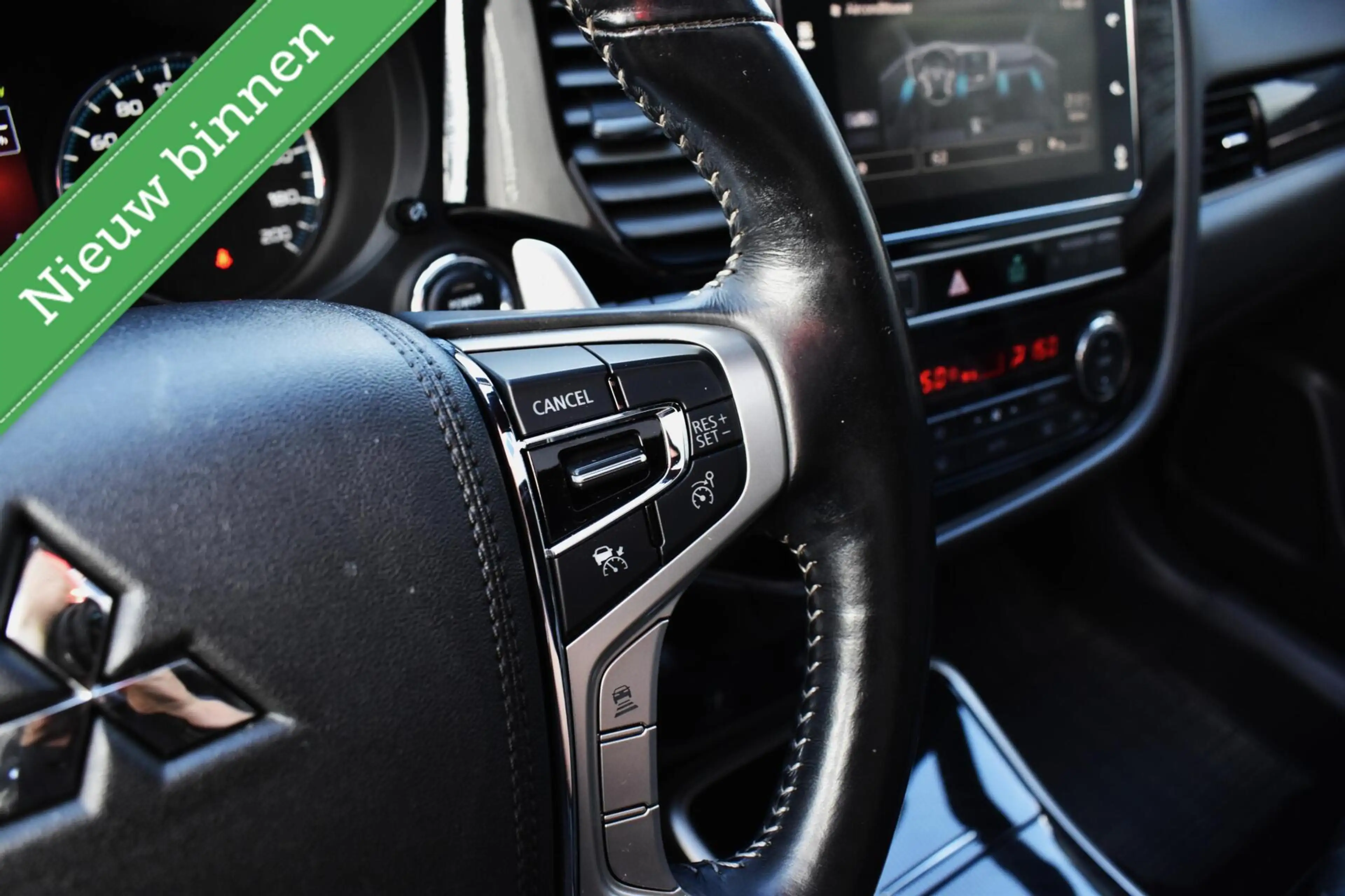 Mitsubishi Outlander 2.4 PHEV Diamand Edition LEDER VOL! 360º/PANORAMAD — photo 12