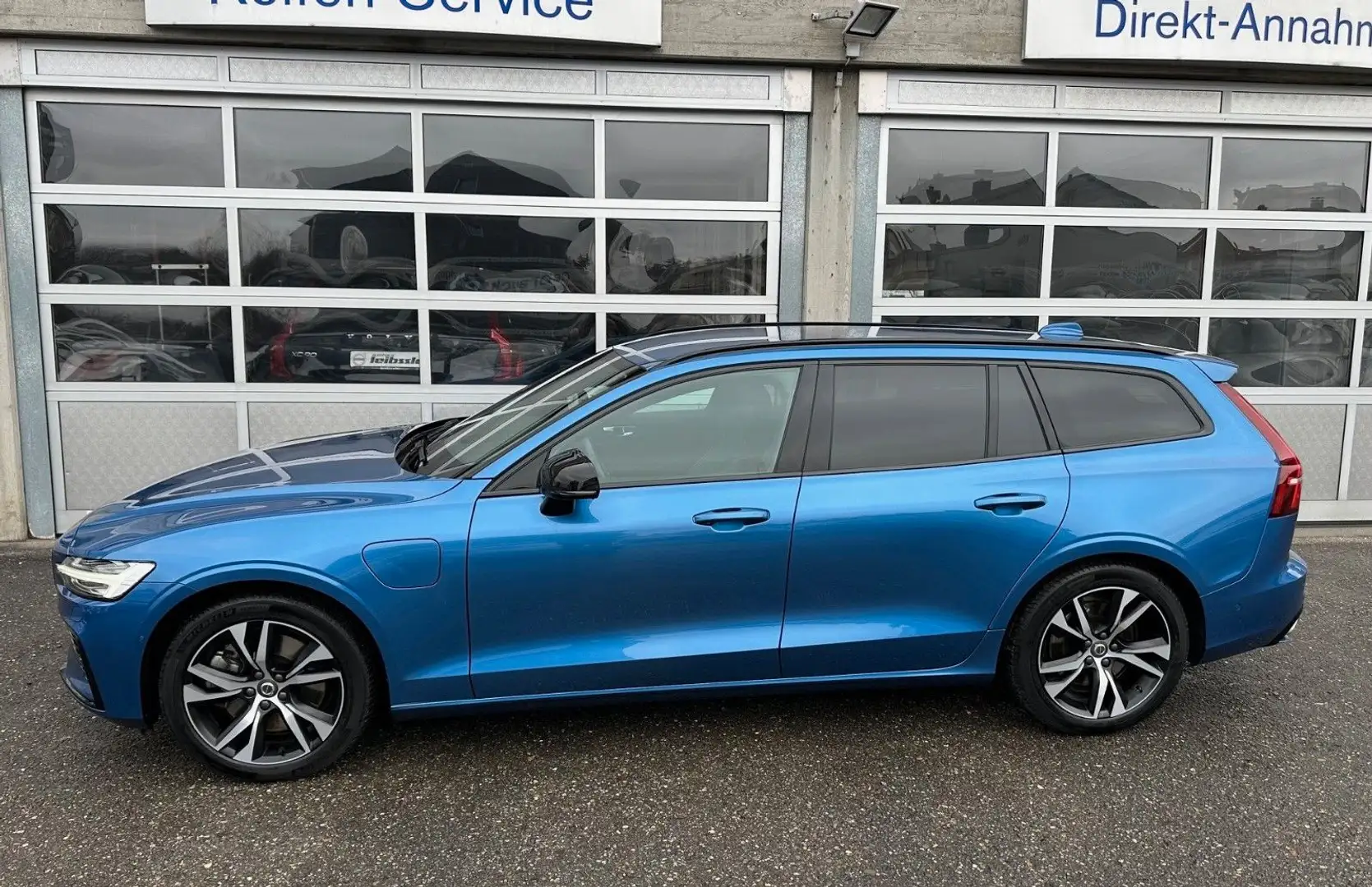 Volvo V60 T6 R-Design Plug-In Hybrid AWD -ACC-BLIS- Blau - 2