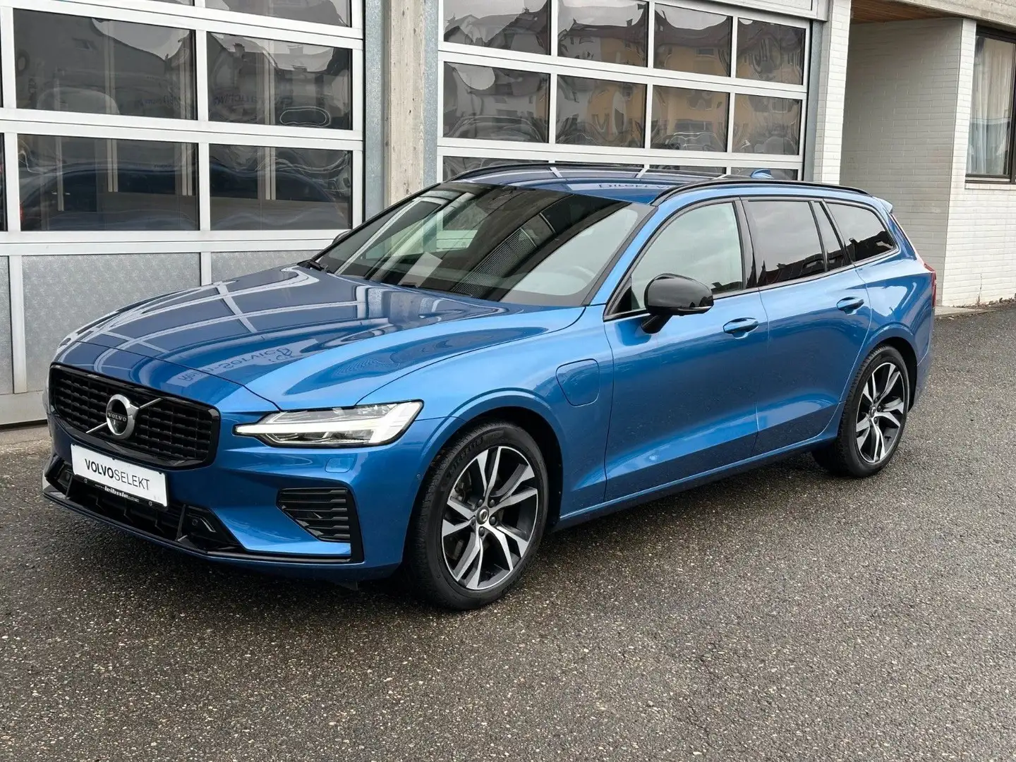 Volvo V60 T6 R-Design Plug-In Hybrid AWD -ACC-BLIS- Blau - 1