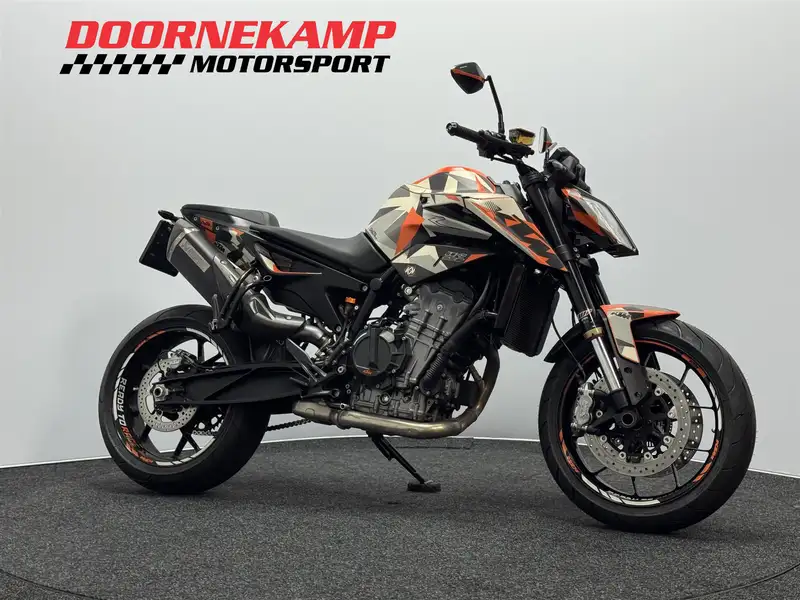 KTM 890 Duke - foto 2