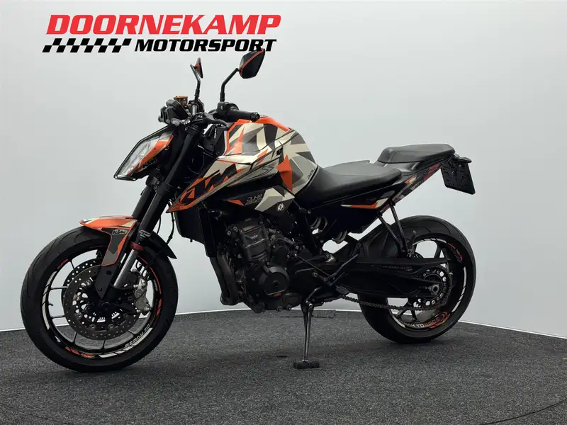 KTM 890 Duke - foto 8