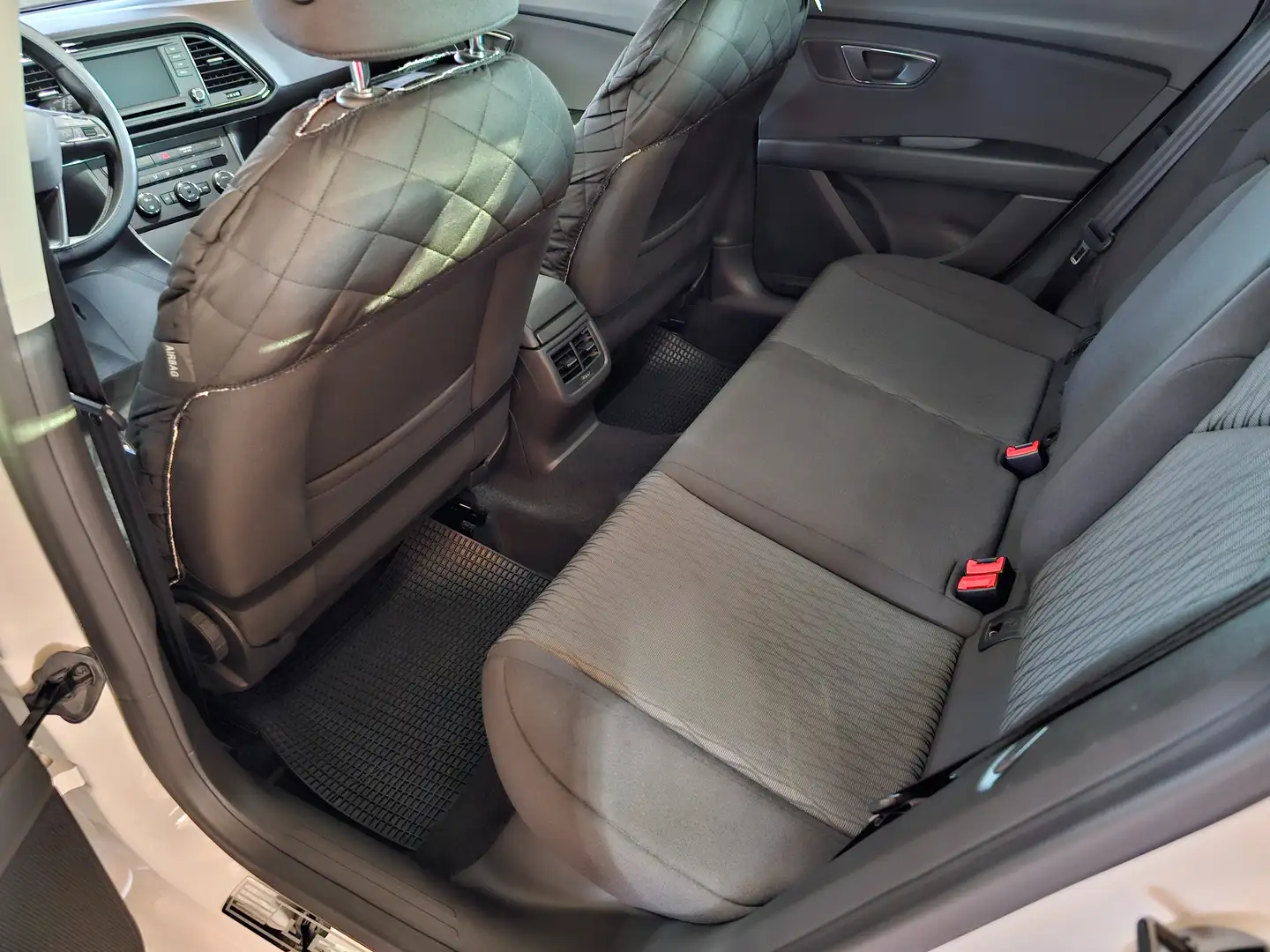 SEAT Leon Leon III 2013 5p 1.6 tdi cr Style 105cv Bianco - 1