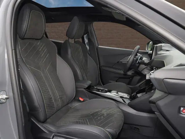 Peugeot 2008 view 11