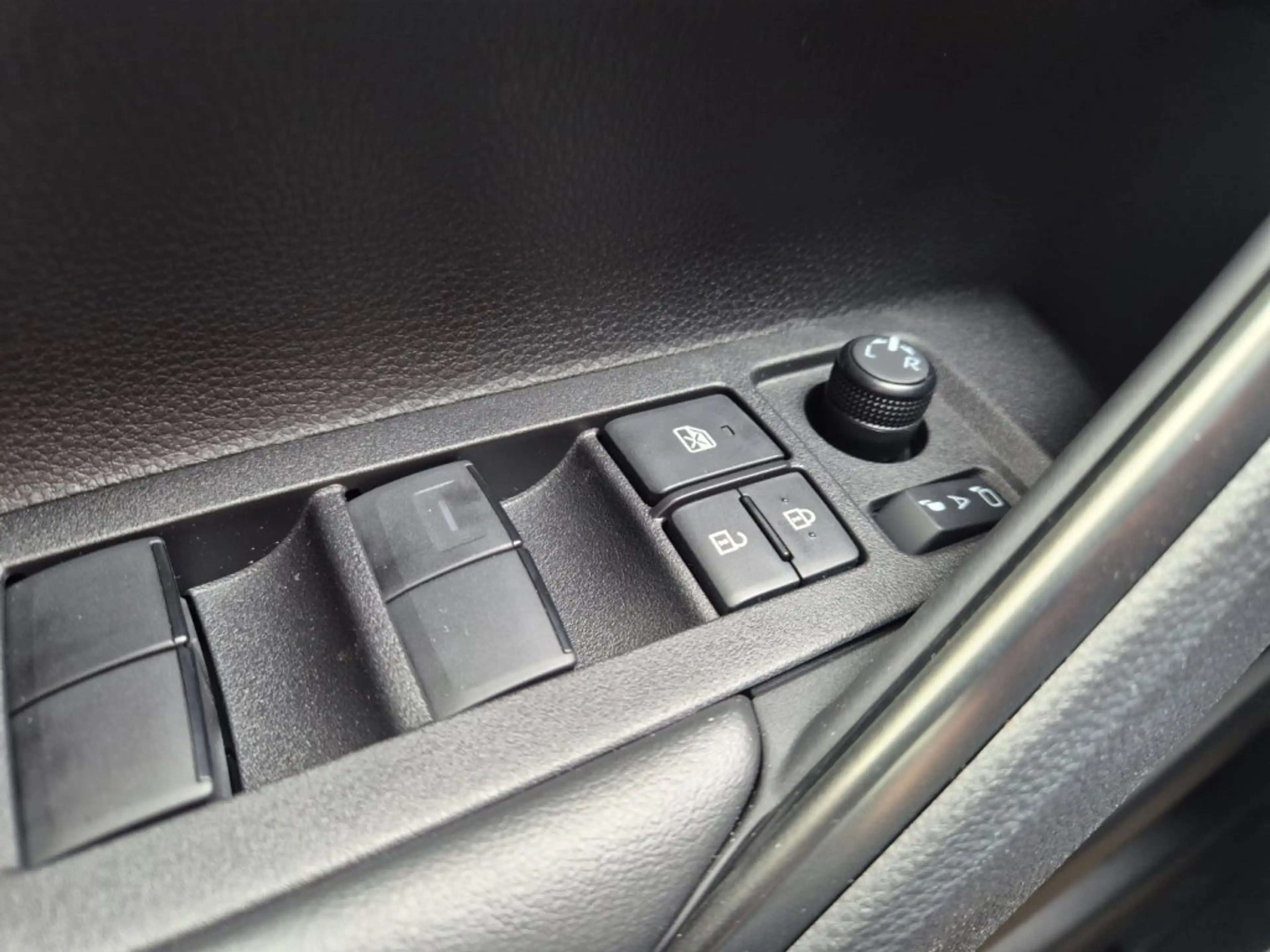 Toyota Corolla Cross SUV Teamplayer 1,8l Hybrid CVT — photo 10