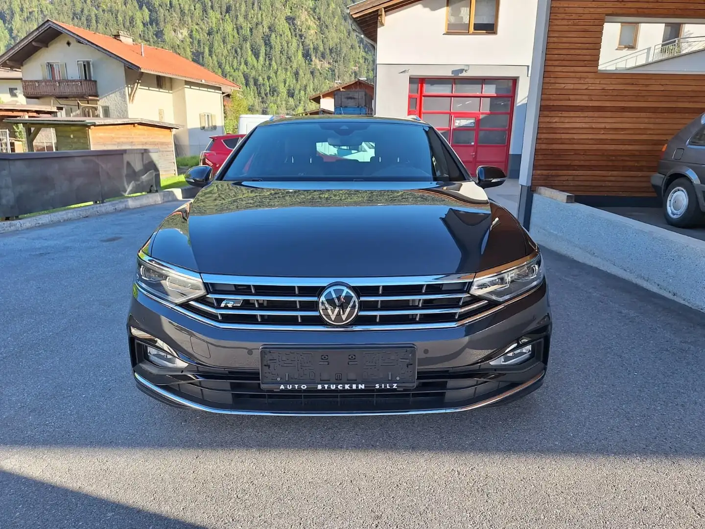 Volkswagen Passat Variant R-LINE Business Grau - 2