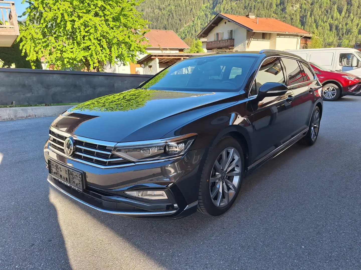 Volkswagen Passat Variant R-LINE Business Grau - 1