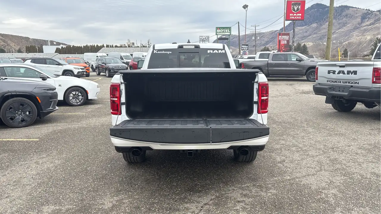 RAM 1500 снимка RAM 1500