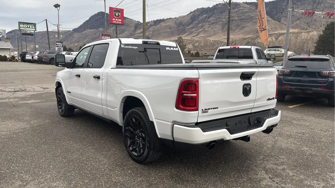 RAM 1500 снимка RAM 1500