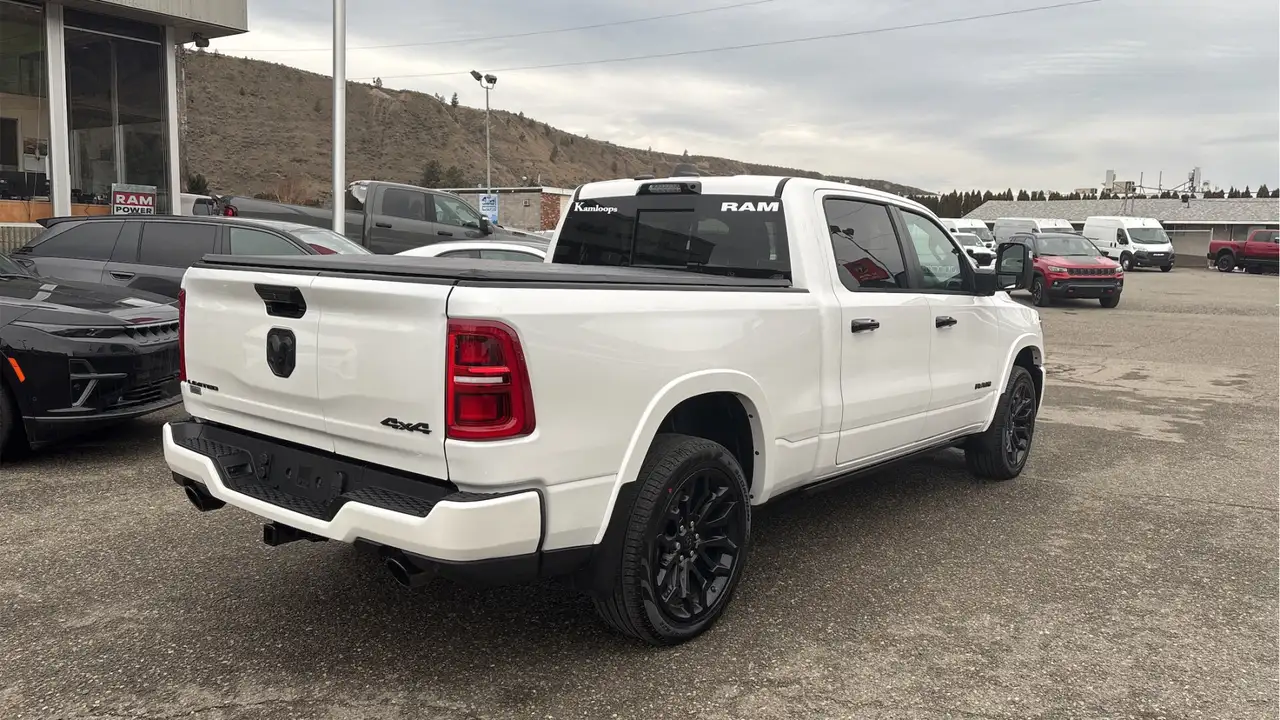 RAM 1500 снимка RAM 1500