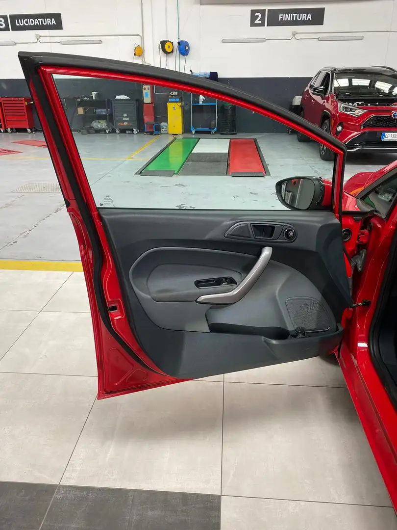 Ford Fiesta Fiesta VI 2008 5p 1.4 16v Titanium Gpl Rosso - 2
