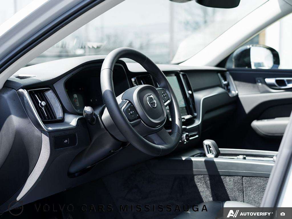 2024 Volvo XC60 B5 Core Low Mileage thumb 13