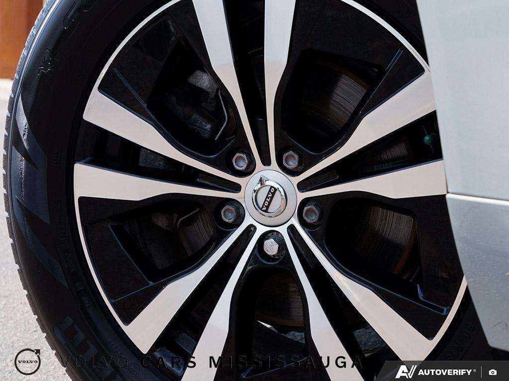 2024 Volvo XC60 B5 Core Low Mileage thumb 6