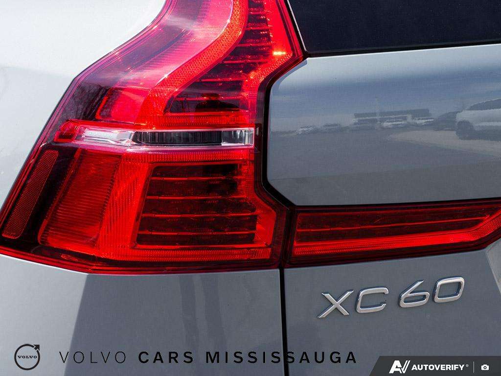 2024 Volvo XC60 B5 Core Low Mileage thumb 12