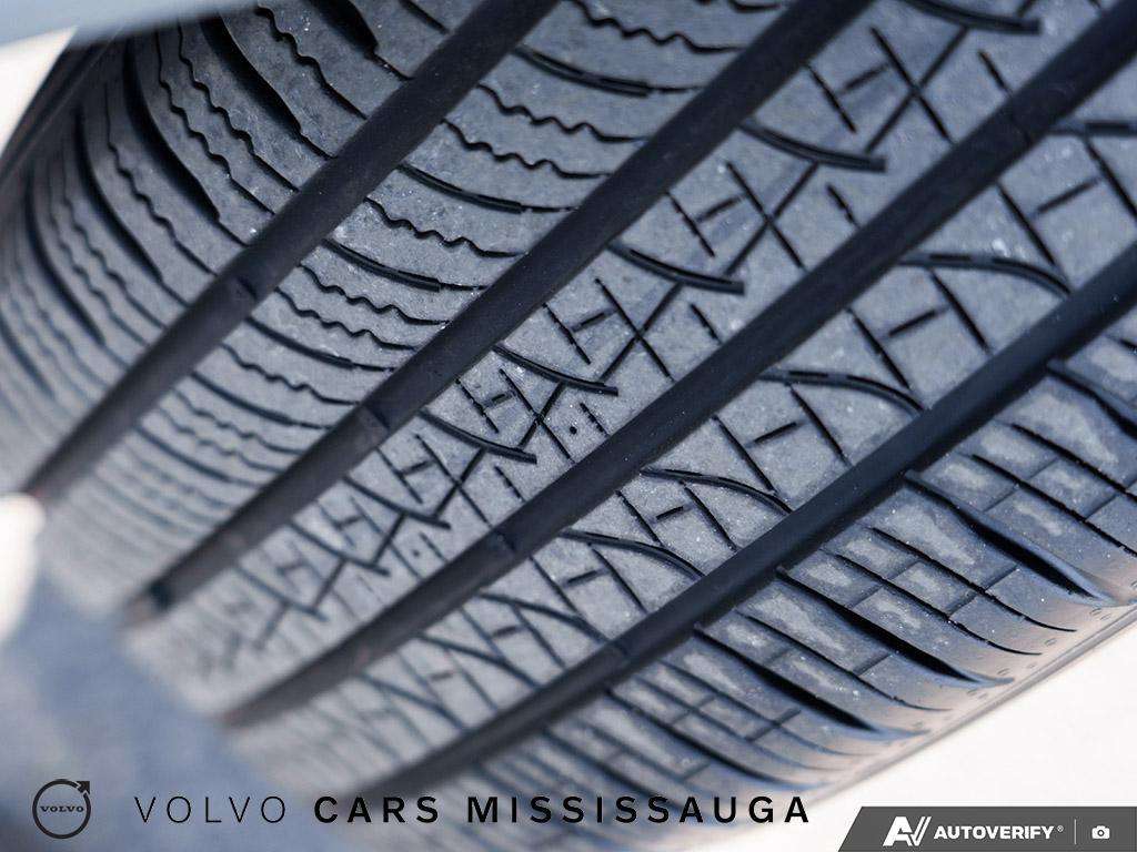 2024 Volvo XC60 B5 Core Low Mileage thumb 7