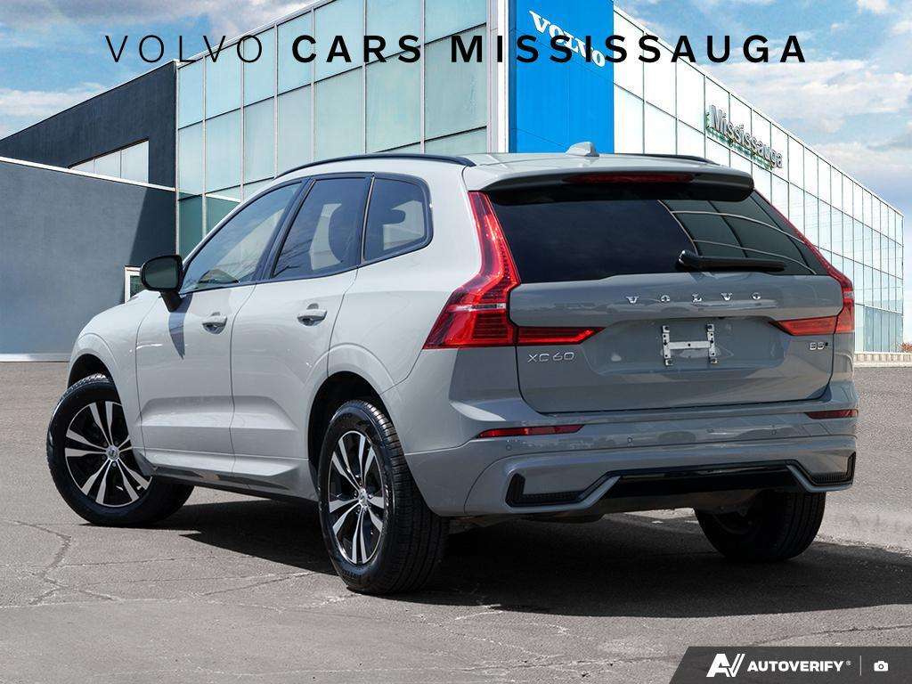2024 Volvo XC60 B5 Core Low Mileage alt 4
