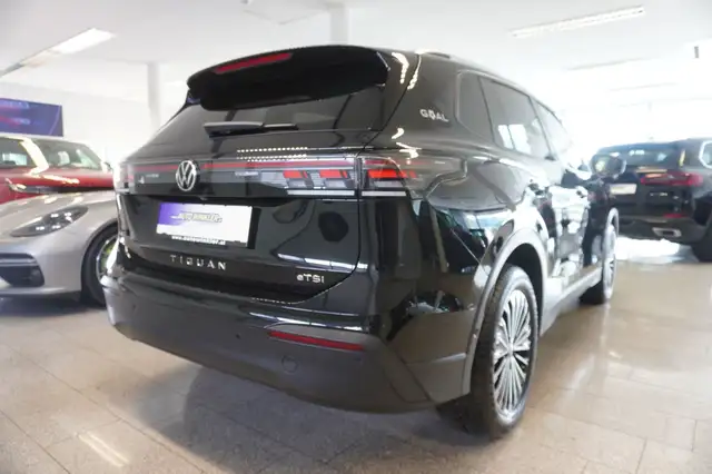Volkswagen Tiguan view 5