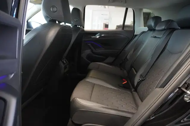 Volkswagen Tiguan view 9