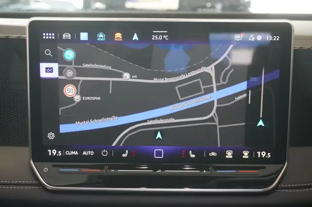 Volkswagen Tiguan view 15