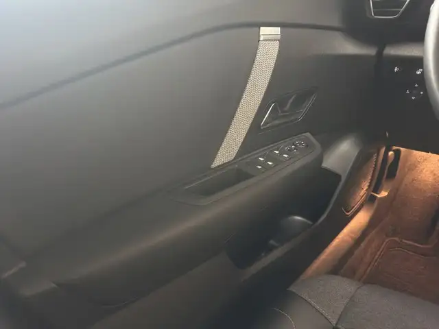 Citroen C4 view 14