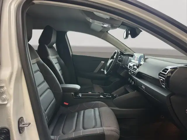 Citroen C4 view 9
