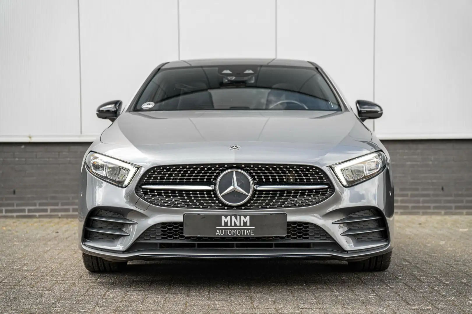 Mercedes-Benz A 250 AMG Line |Pano|Leer|Burmester|Night Grigio - 2