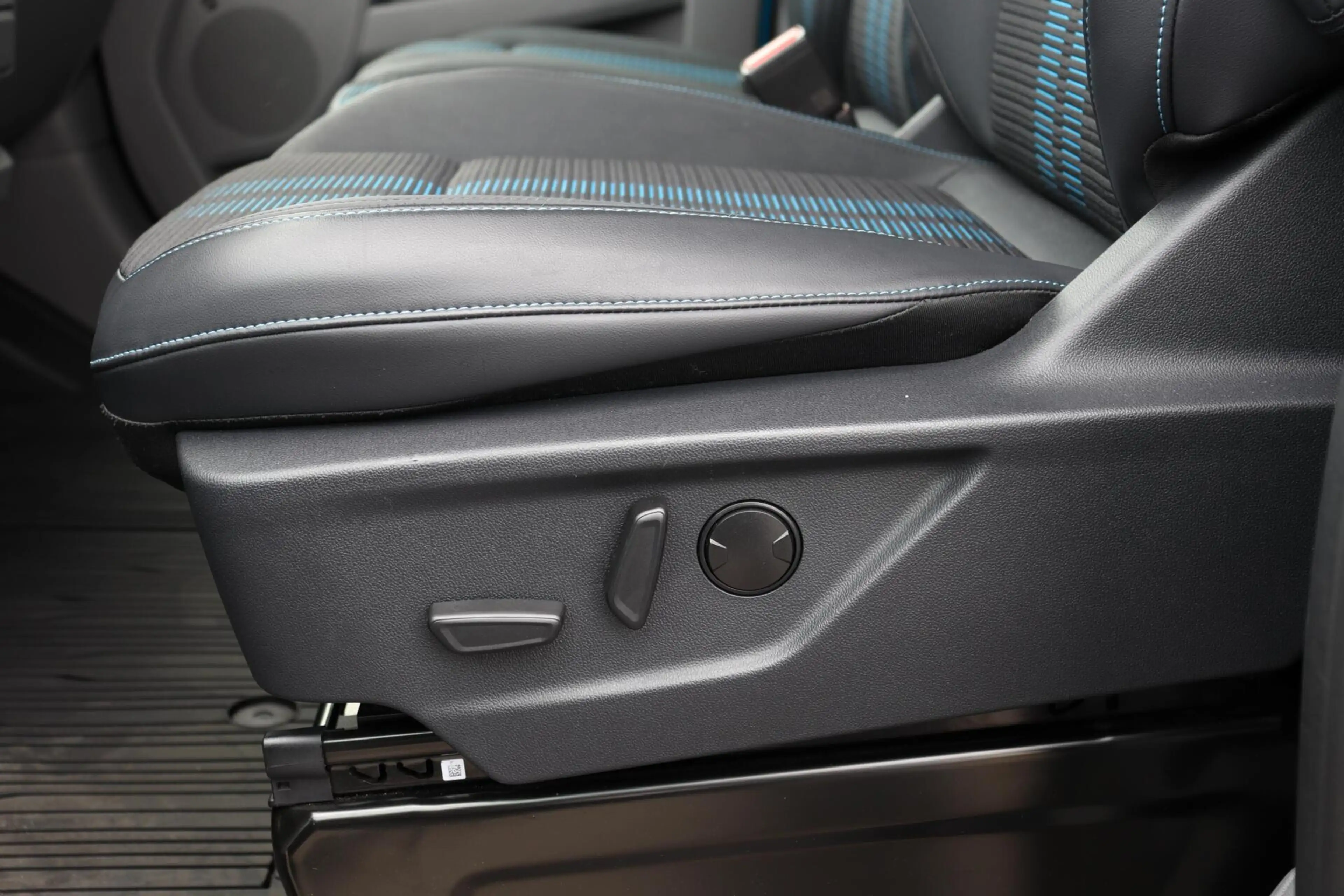 Ford Transit Custom E-Transit L1H1 SPORT 65 kWh l ELEK. SCHUIFDEUR l B — photo 30