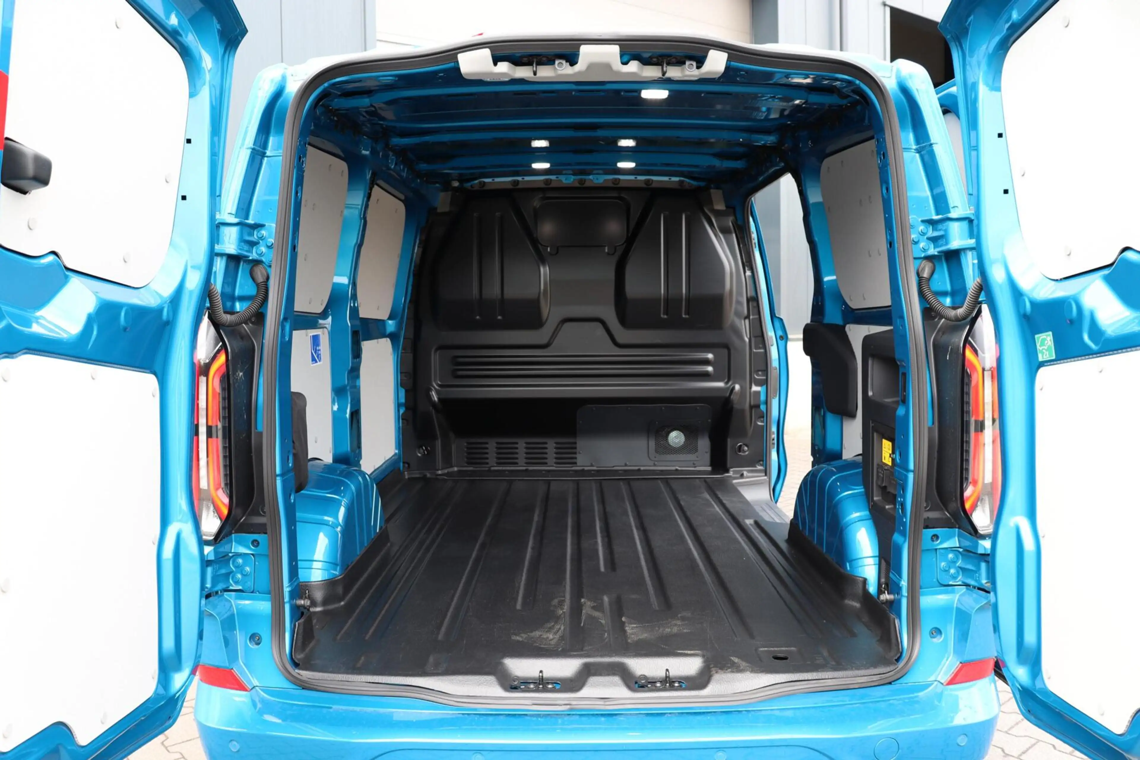 Ford Transit Custom E-Transit L1H1 SPORT 65 kWh l ELEK. SCHUIFDEUR l B — photo 16