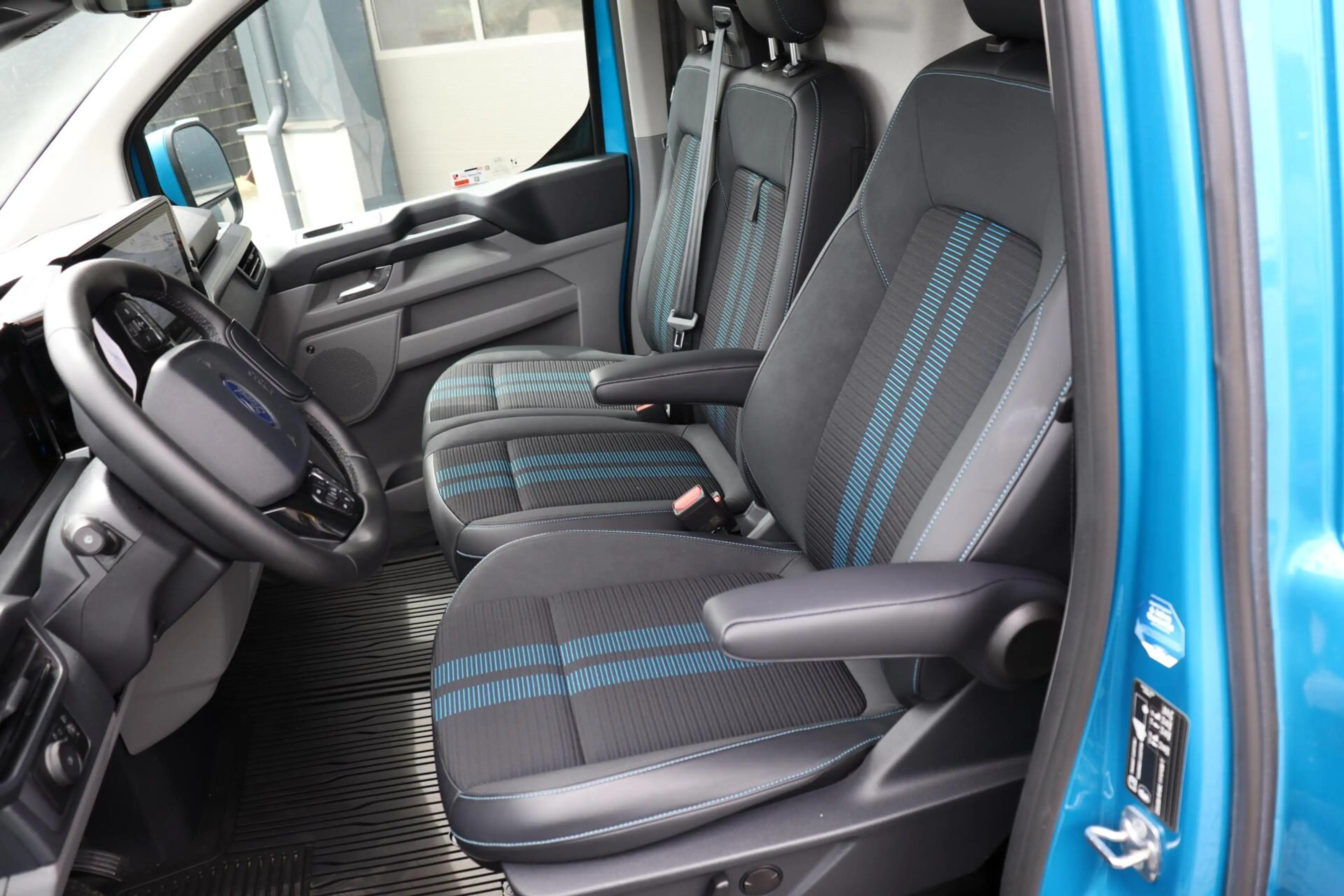 Ford Transit Custom E-Transit L1H1 SPORT 65 kWh l ELEK. SCHUIFDEUR l B — photo 8