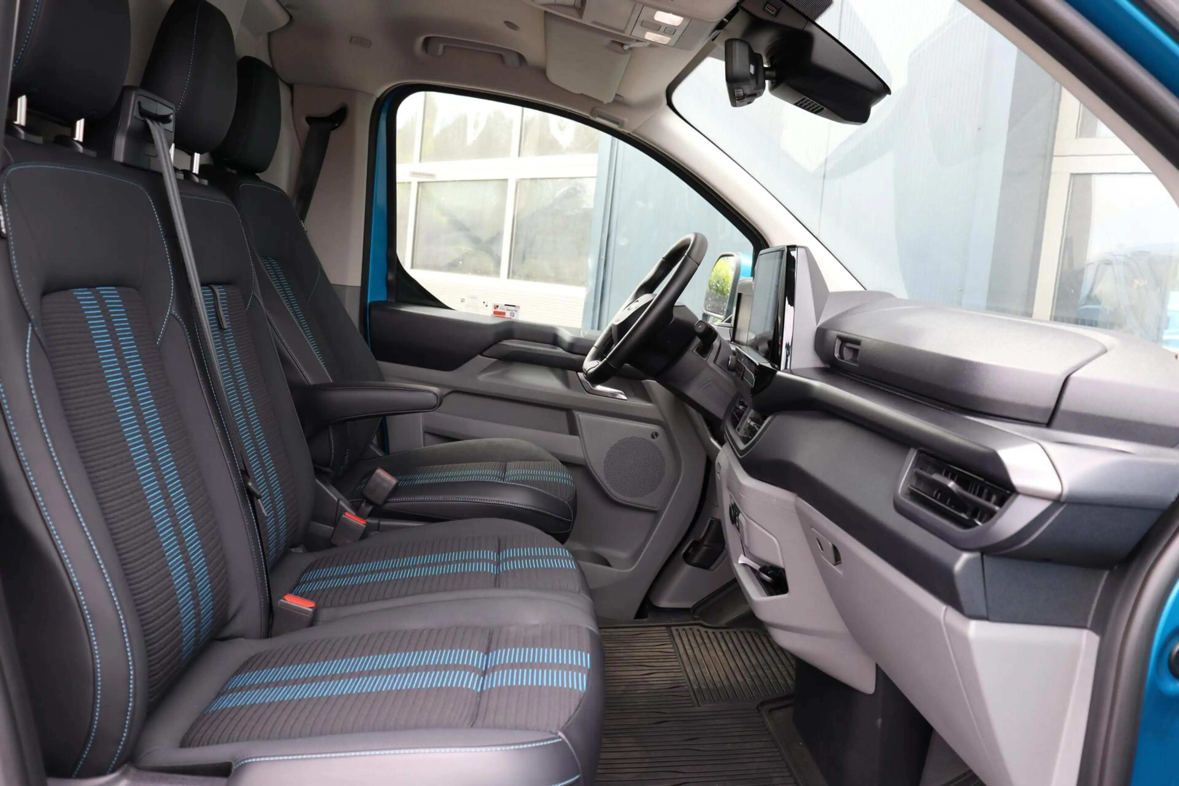Ford Transit Custom E-Transit L1H1 SPORT 65 kWh l ELEK. SCHUIFDEUR l B — photo 18