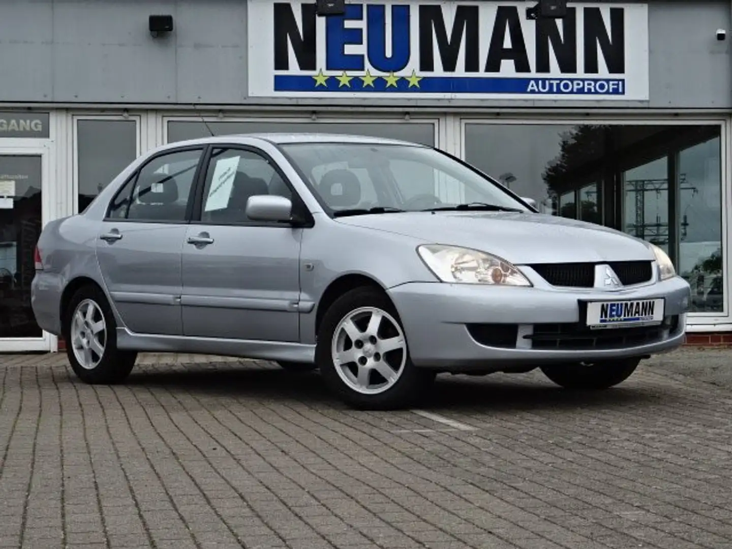 Mitsubishi Lancer 1.6 Automatik Comfort Stříbrná - 1