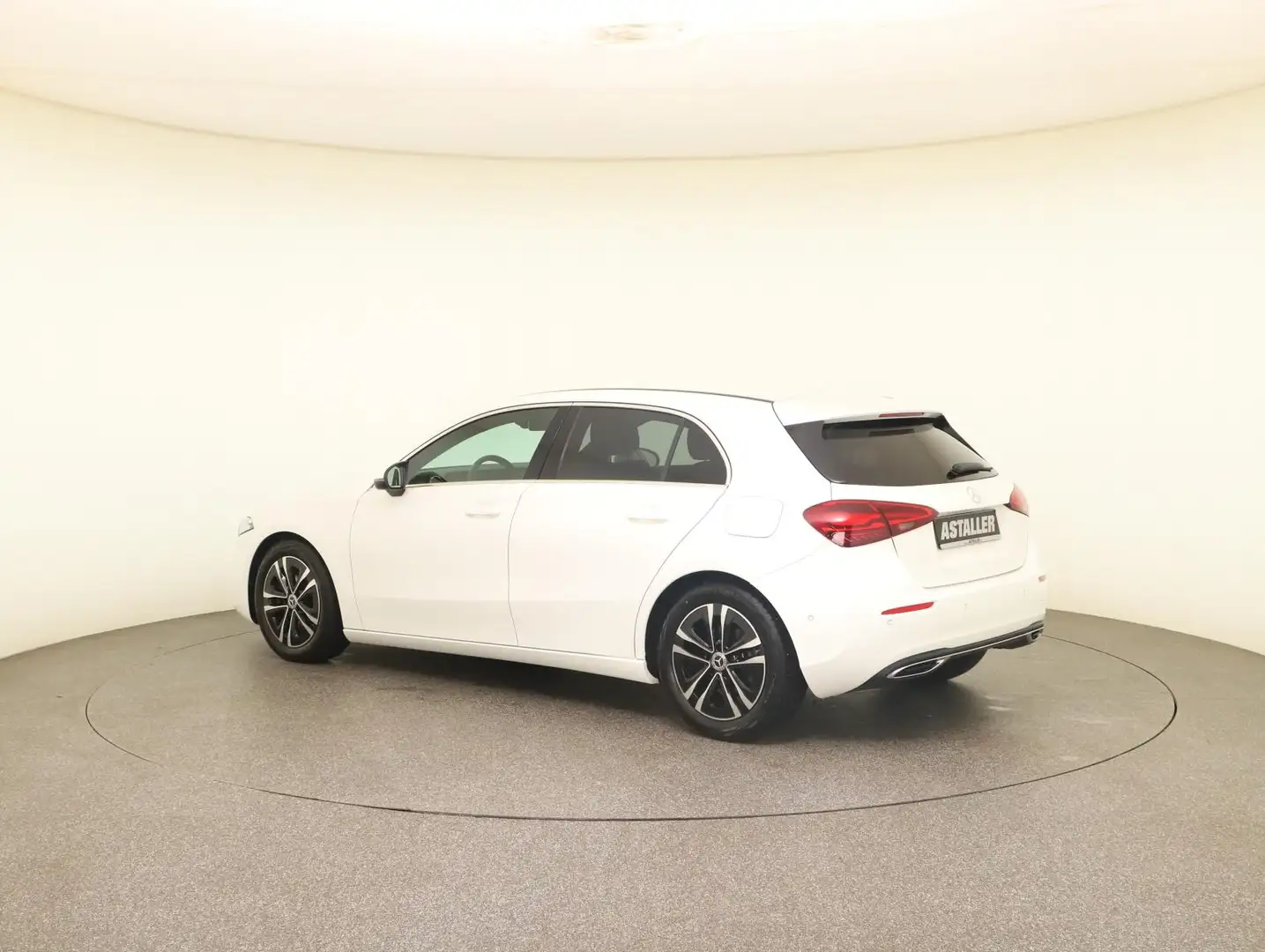 Mercedes-Benz A 180 d Progressive Advanc+MBUX+LED+Park+Winterp Weiß - 2