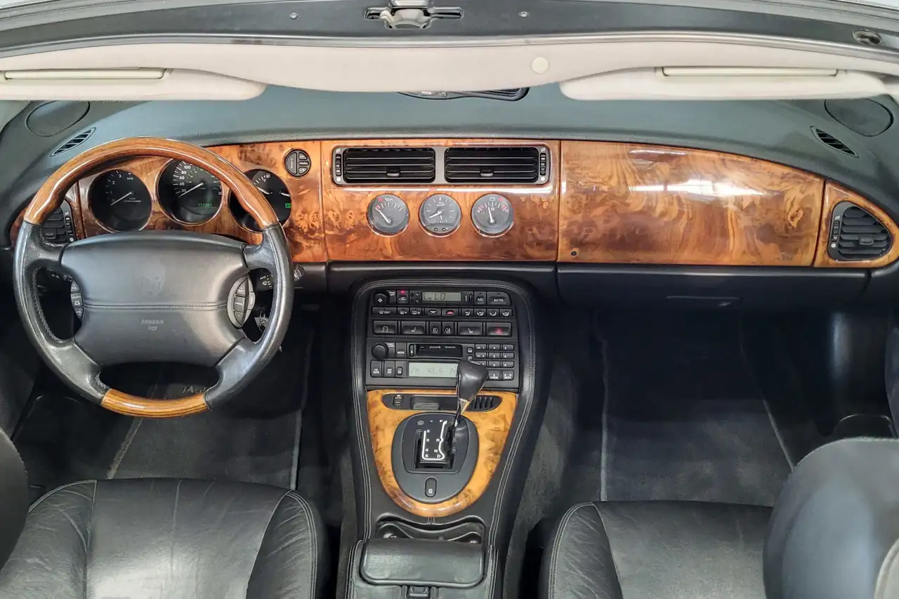 Jaguar XK снимка Jaguar XK