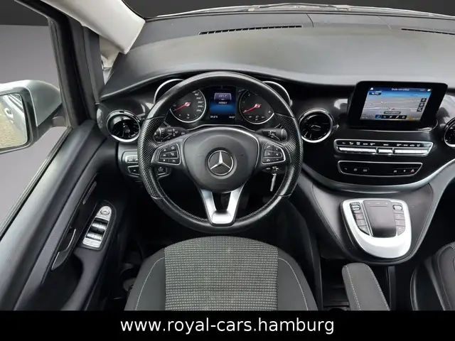 Mercedes-Benz V-Class view 11