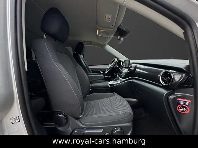 Mercedes-Benz V-Class view 13