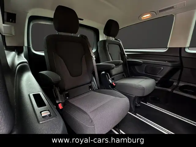 Mercedes-Benz V-Class view 14