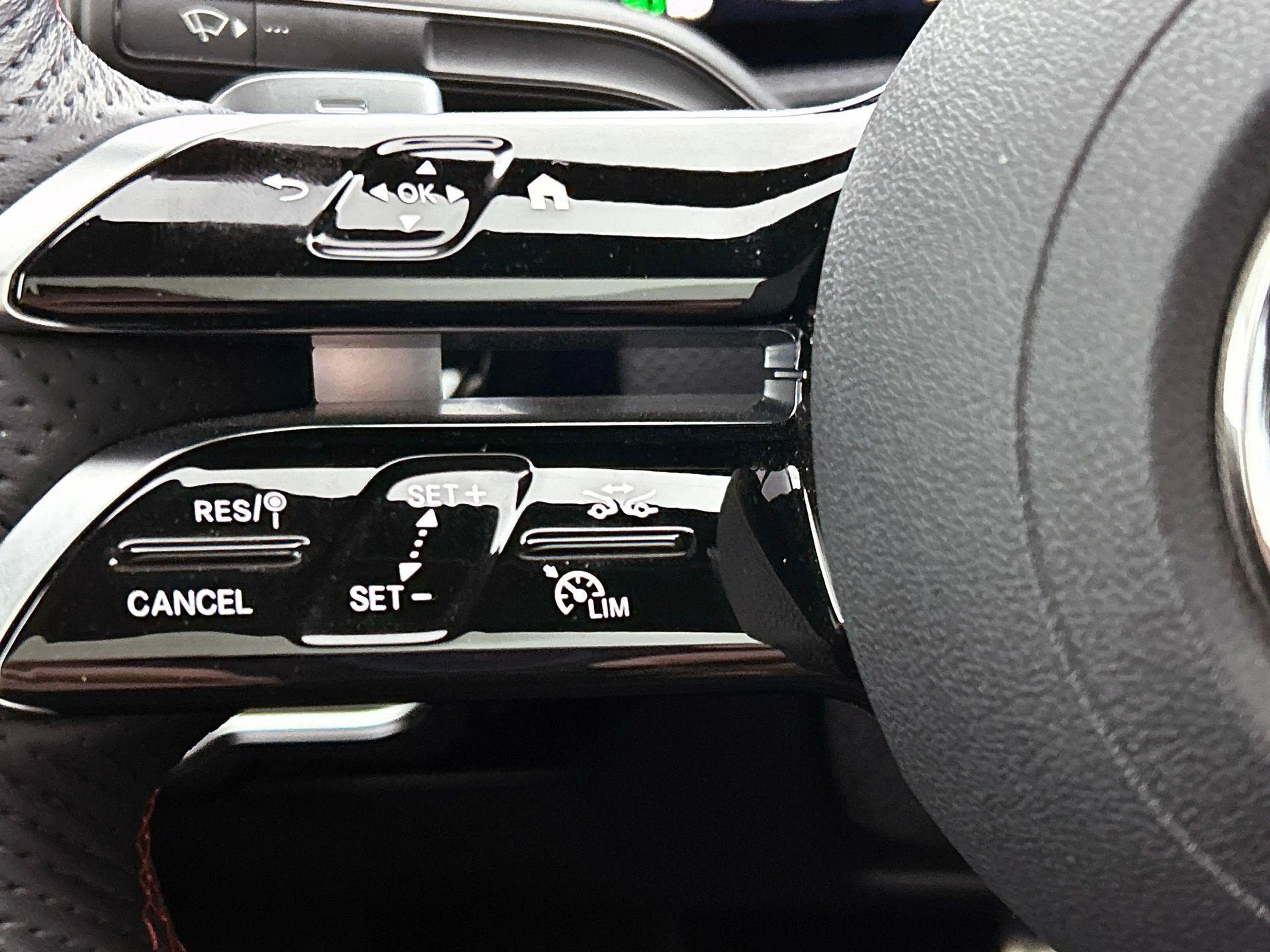 Mercedes-Benz A 250 e Berline AMG Line | Panoramisch Dak | Trekhaak | — photo 14