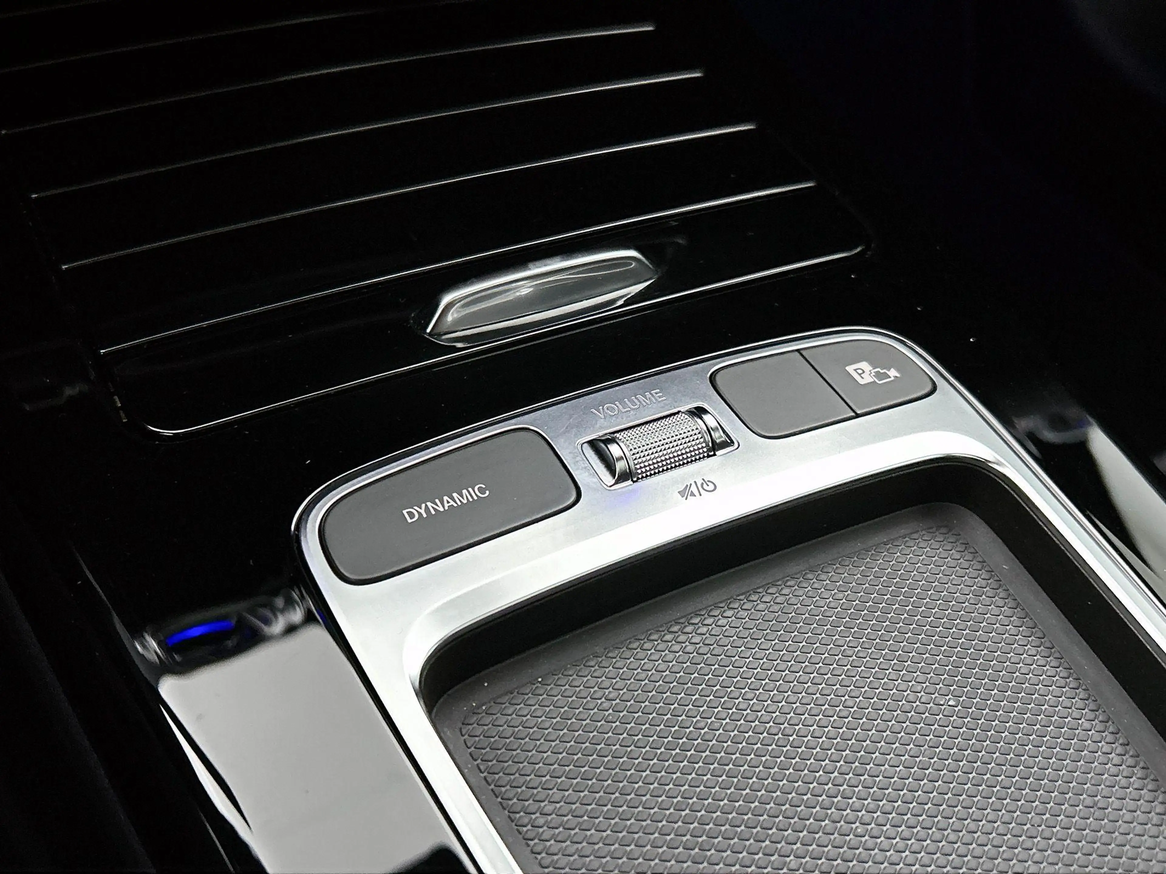 Mercedes-Benz A 250 e Berline AMG Line | Panoramisch Dak | Trekhaak | — photo 37