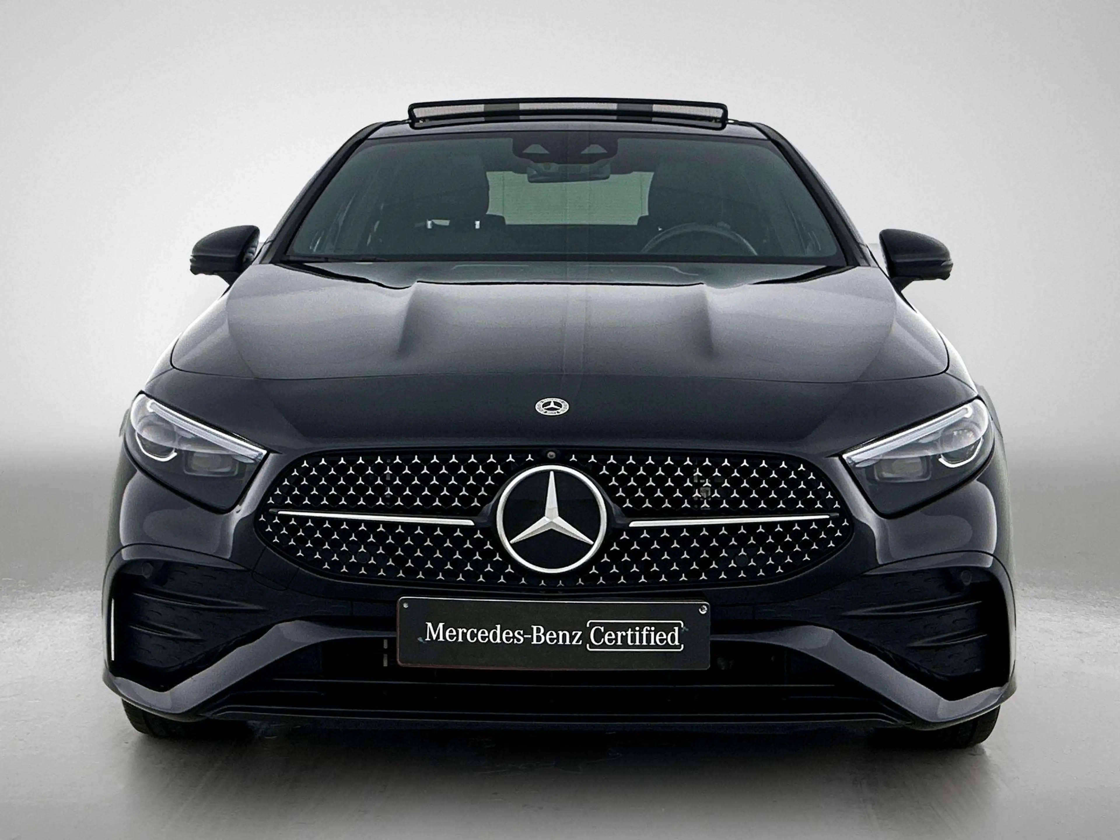 Mercedes-Benz A 250 e Berline AMG Line | Panoramisch Dak | Trekhaak | — photo 5