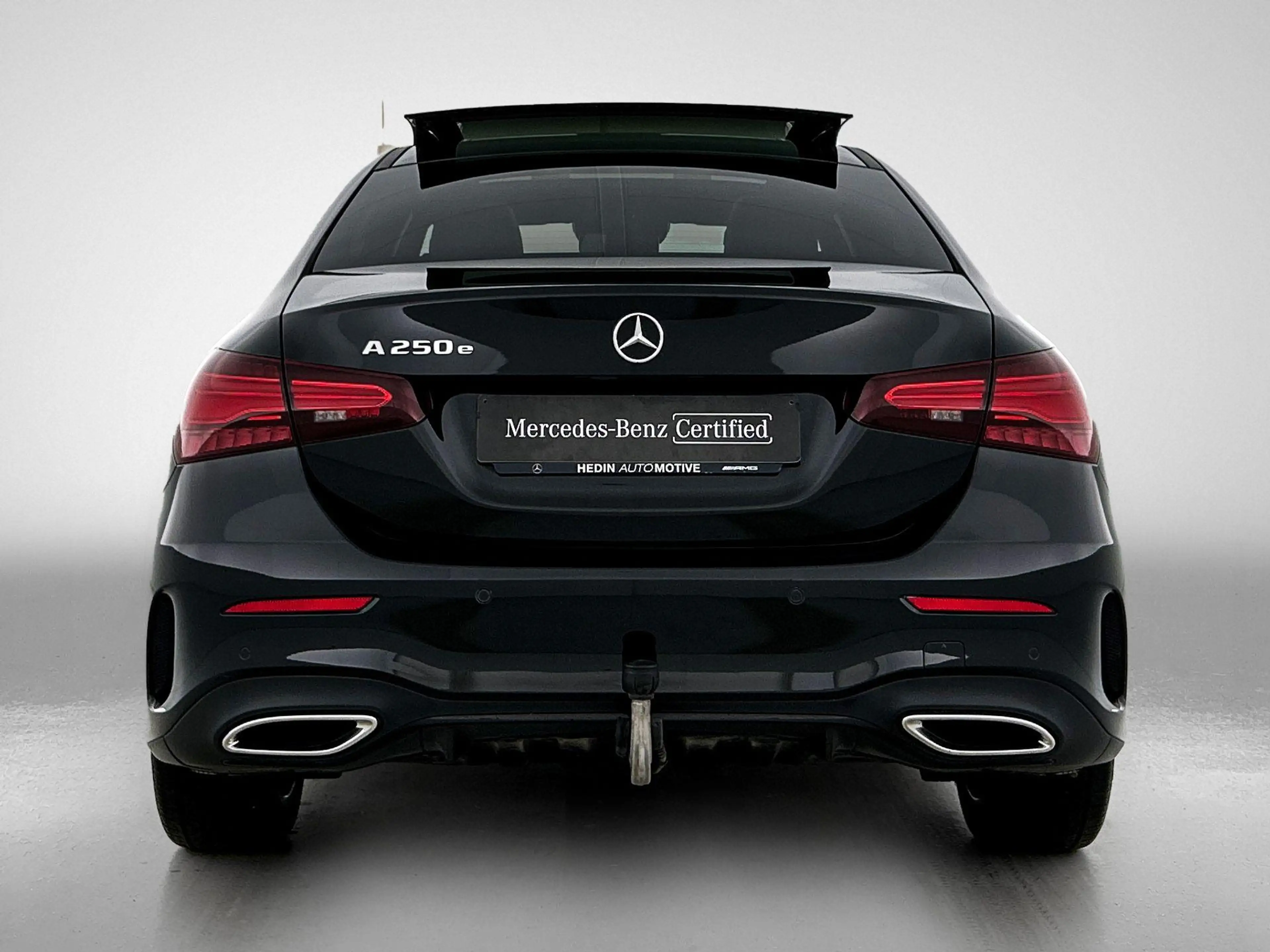 Mercedes-Benz A 250 e Berline AMG Line | Panoramisch Dak | Trekhaak | — photo 7