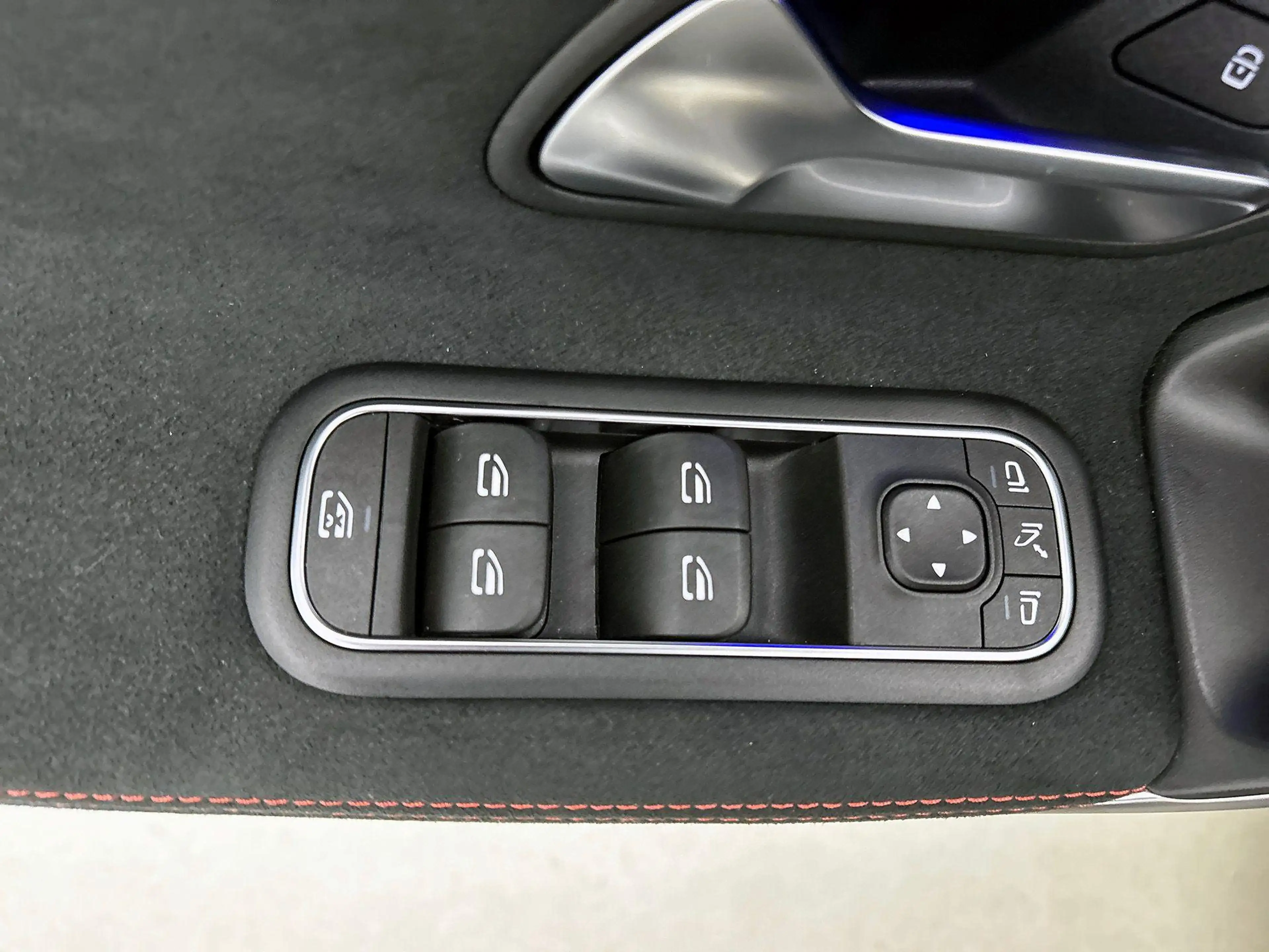 Mercedes-Benz A 250 e Berline AMG Line | Panoramisch Dak | Trekhaak | — photo 27