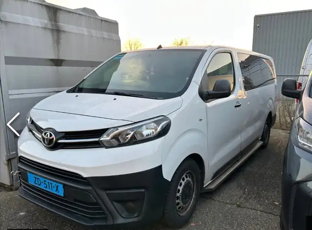 Toyota Proace Shuttle 1.5 D-4D Cool Comfort Long 9 PERS MOTOR DE